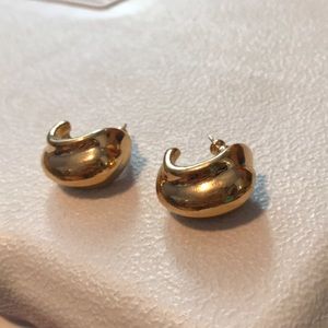 Gold earrings